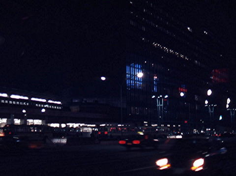 東京駅八重洲口の夜