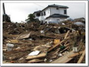 亘理町ＭＷ邸の津波被害と復旧作業